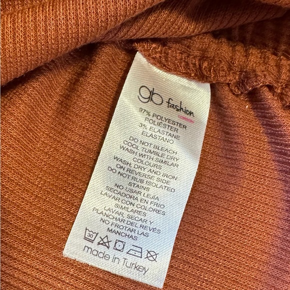 NWOT Francesca's Basic Rust Orange Knit Crop T Shirt with Scrunch Side Detail - Picture 7 of 7